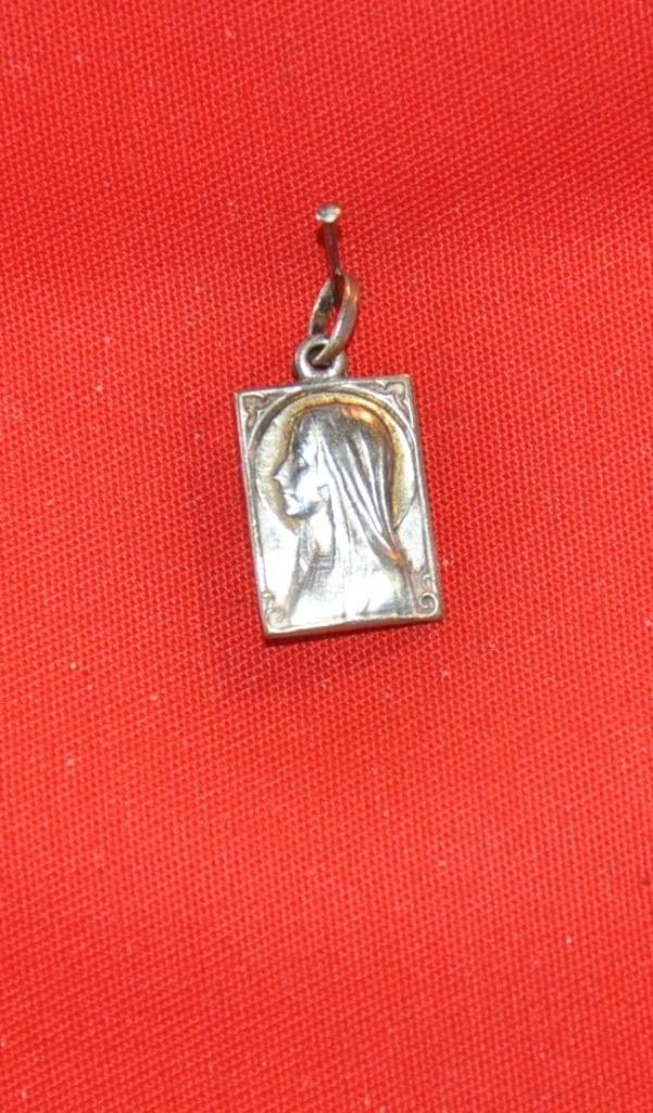 medaille religieuse (x2004), Collections, Enlèvement ou Envoi, Utilisé, Bijoux, Christianisme | Catholique