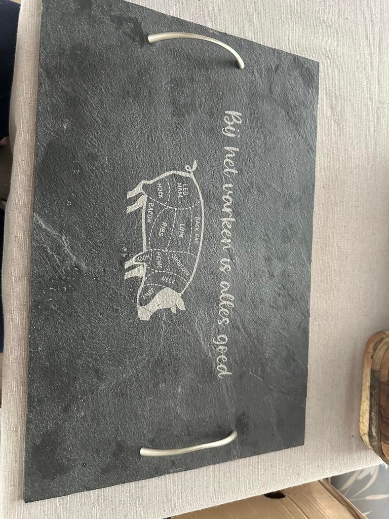 Leisteen aperitiefbakje, Zo goed als nieuw