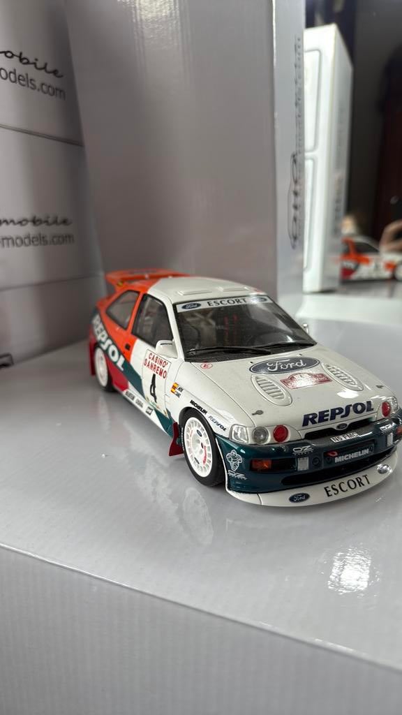 Otto1/18 ford escort cosworth, Hobby en Vrije tijd, Modelauto's | 1:18, Ophalen, Zo goed als nieuw, OttOMobile
