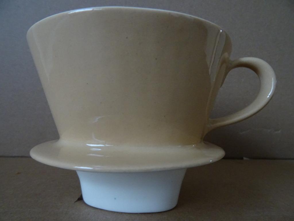 Vintage koffiefilter porseleinen koffiefilter of aardewerk, Overige typen, Ophalen of Verzenden, Zo goed als nieuw, Nvt