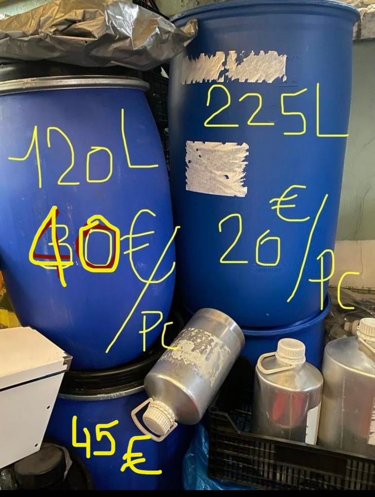 Baril en fer, fermé 2 bouchons et ouvert avec cerclage métal, Enlèvement ou Envoi, Comme neuf, Fer