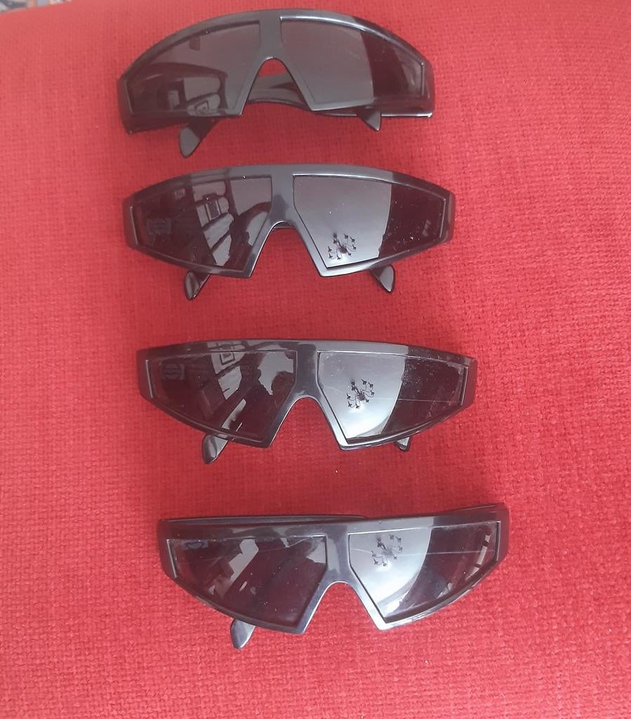 4 zonnebrillen, Ophalen of Verzenden, Nieuw