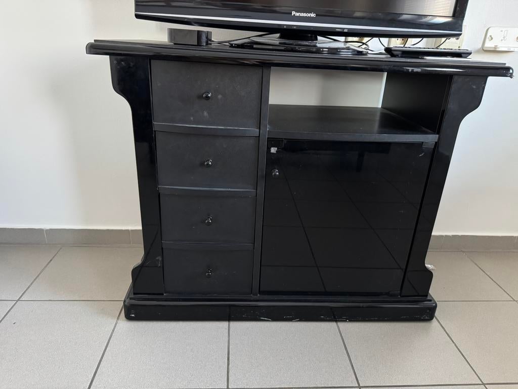 GRATIS OP TE HALEN - TV meubel te koop, Huis en Inrichting, Ophalen, Kunststof, Gebruikt, 50 tot 75 cm