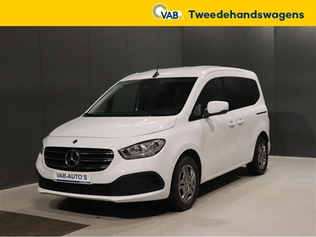 Mercedes-Benz Citan   T180 STYLE L1, Auto's, Mercedes-Benz, 144 g/km, https://public.car-pass.be/vhr/3b04a919-2222-41f1-8ef7-3a77d2b8a8a9