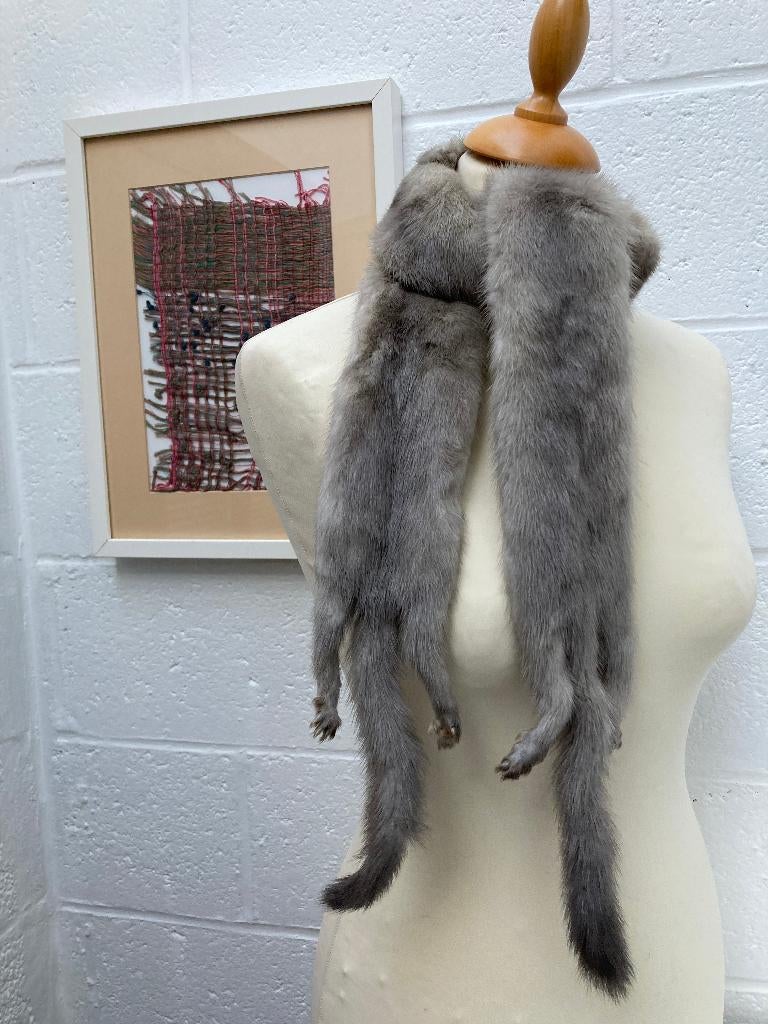 Grijsbeige sjaal van echt bont, Kleding | Dames, Mutsen, Sjaals en Handschoenen, Ophalen of Verzenden, Gedragen, Maat 38/40 (M)