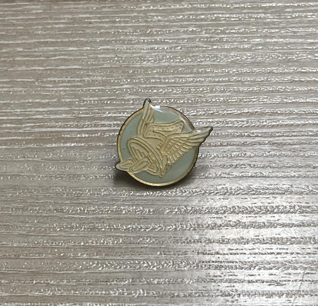 PIN - GAULOISES - SIGARETTEN - CIGARETTES, Collections, Envoi, Utilisé, Marque, Insigne ou Pin's