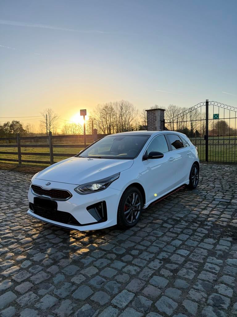 Kia Ceed / cee'd 1.0 T-GDI GT LINE, Autos, Kia, Cuir et Alcantara, 998 cm³, Boîte manuelle, Entretenue par le concessionnaire