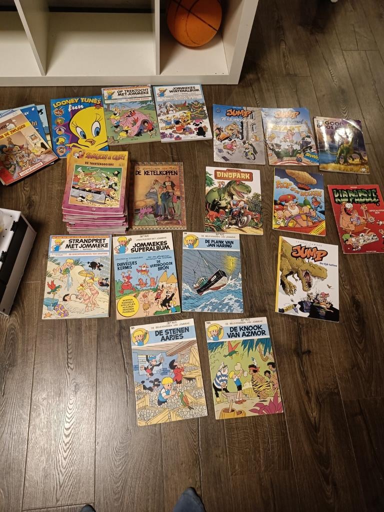 Verschillende stripverhalen jump, jommeke, samson, Ophalen of Verzenden, Zo goed als nieuw