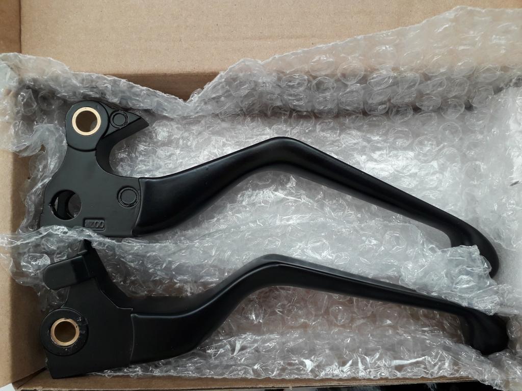 AV. Levier d'embrayage & frein, neufs,noir matte pour Harley, Ophalen