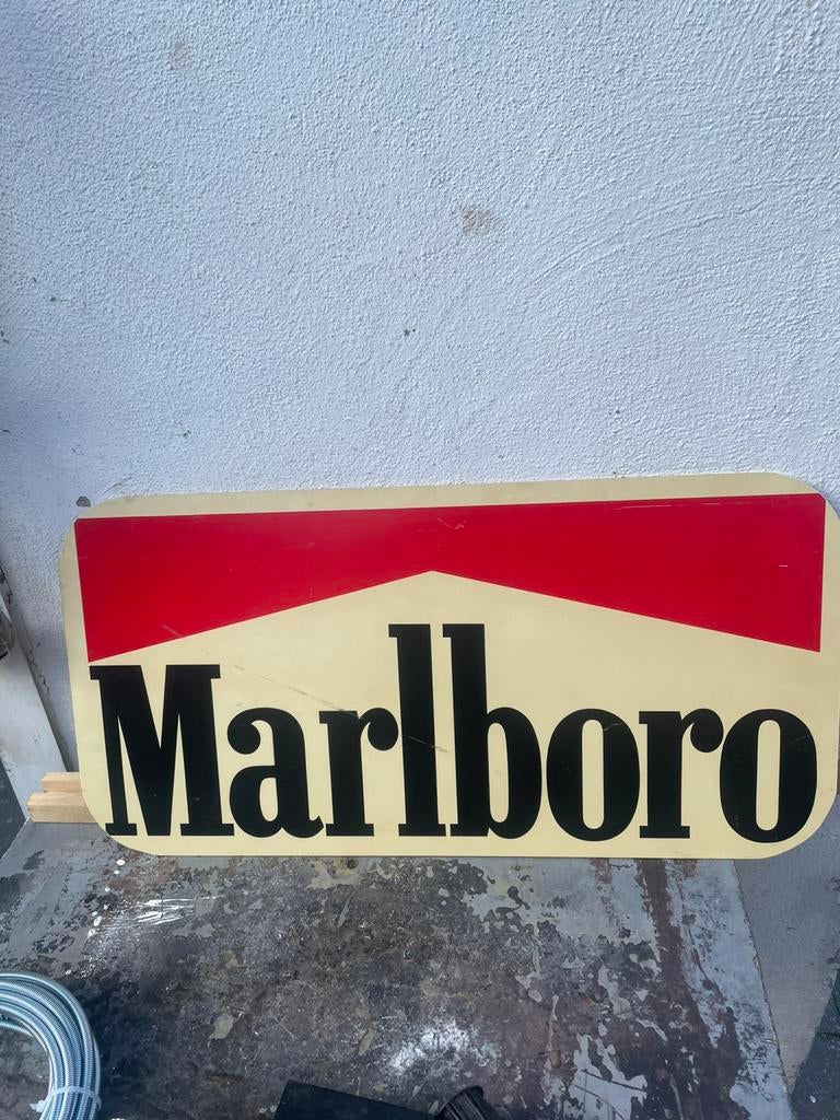 Lichtreclame, Ophalen, Zo goed als nieuw