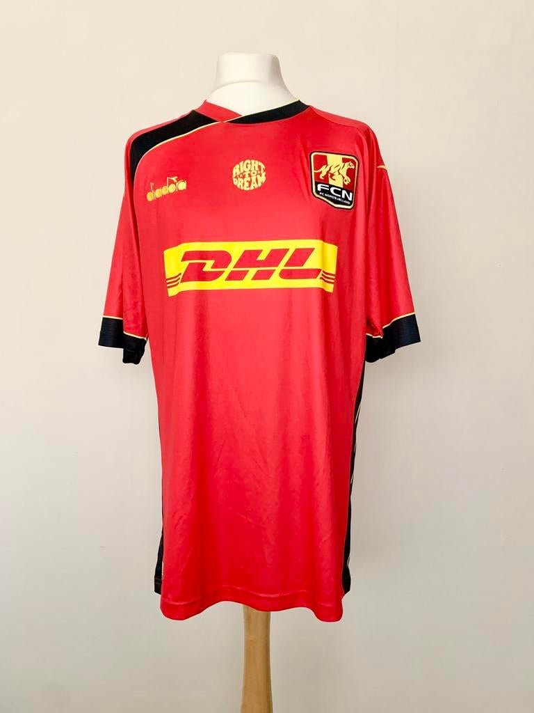 Nordsjaelland Football Club 2018-2019 Home Diadora FC shirt, Sports & Fitness, Football, Utilisé, Maillot, Plus grand que la taille XL