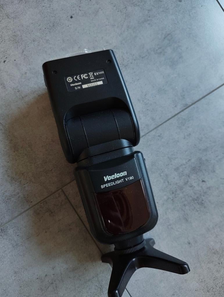Voeloon speedlight v190 flitser, Audio, Tv en Foto, Foto | Flitsers, Ophalen of Verzenden, Zo goed als nieuw, Overige merken, Kantelbaar