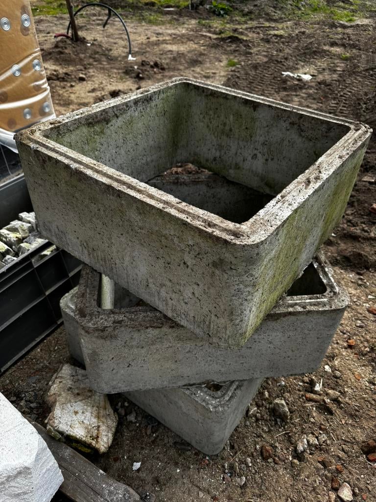 Opzetstuk beton 70/70 - hoogte 30 cm binnenmaat 60/60, Ophalen, Zo goed als nieuw