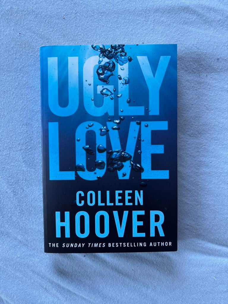 Ugly Love - Colleen Hoover, Ophalen of Verzenden, Zo goed als nieuw, Fictie