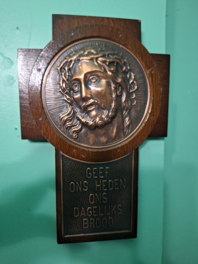 Croix du Christ antique, Enlèvement