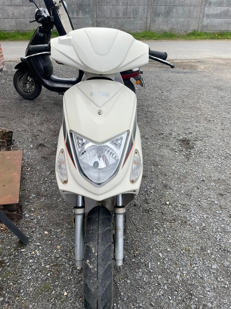 Razzo strike 49 CC., Vélos & Vélomoteurs, 49 cm³, Classe B (45 km/h), Enlèvement, Utilisé