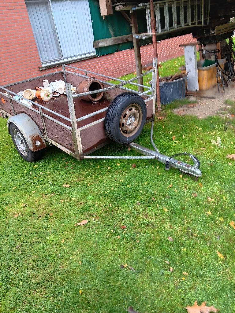 Aanhangwagen enkelas, Ophalen, Gebruikt