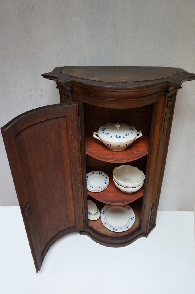 Antieke halfrond klein eiken kastje, Antiek en Kunst, Ophalen