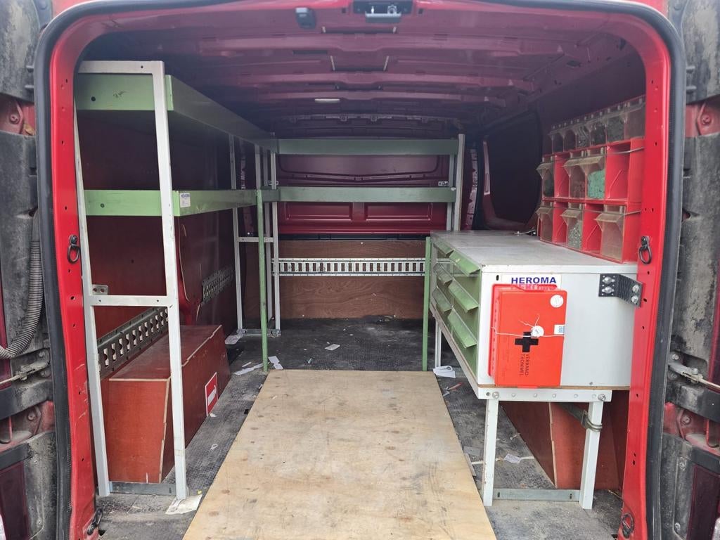 Étagères d'ameublement pour fourgons avec commode, Enlèvement