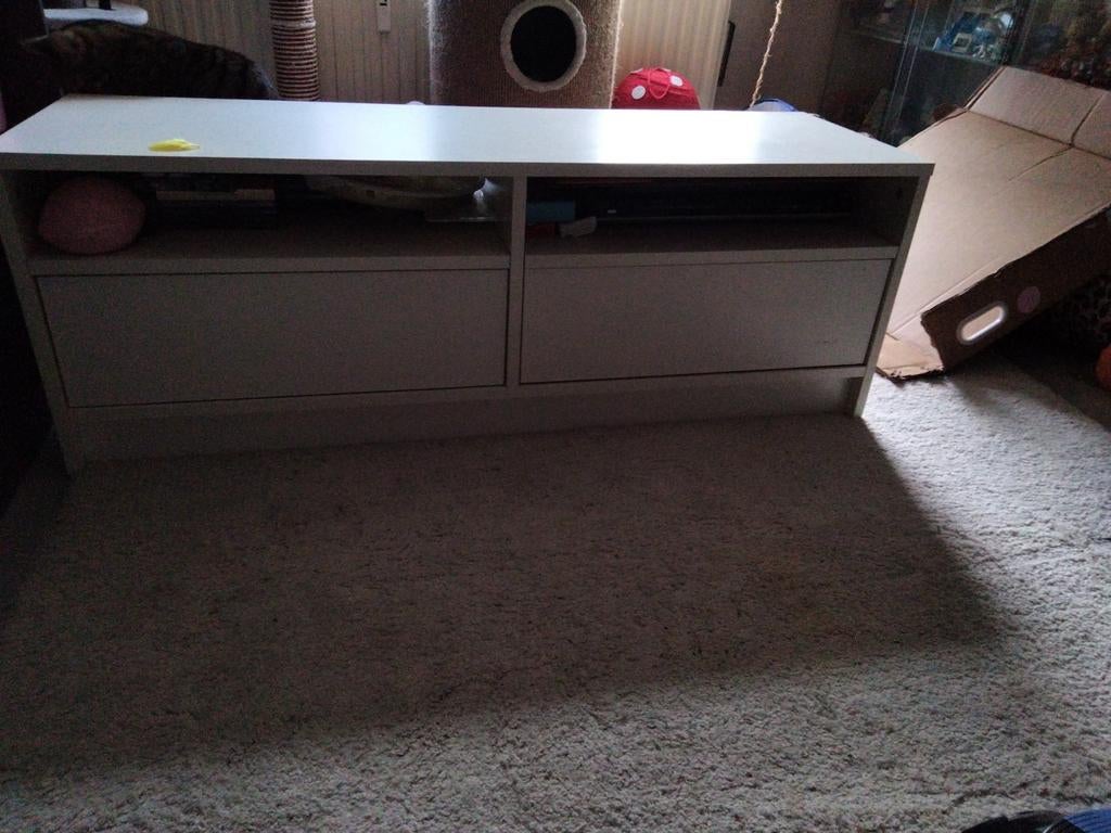 Meuble de télévision Ikea, Maison & Meubles, Armoires | Mobilier de télévision