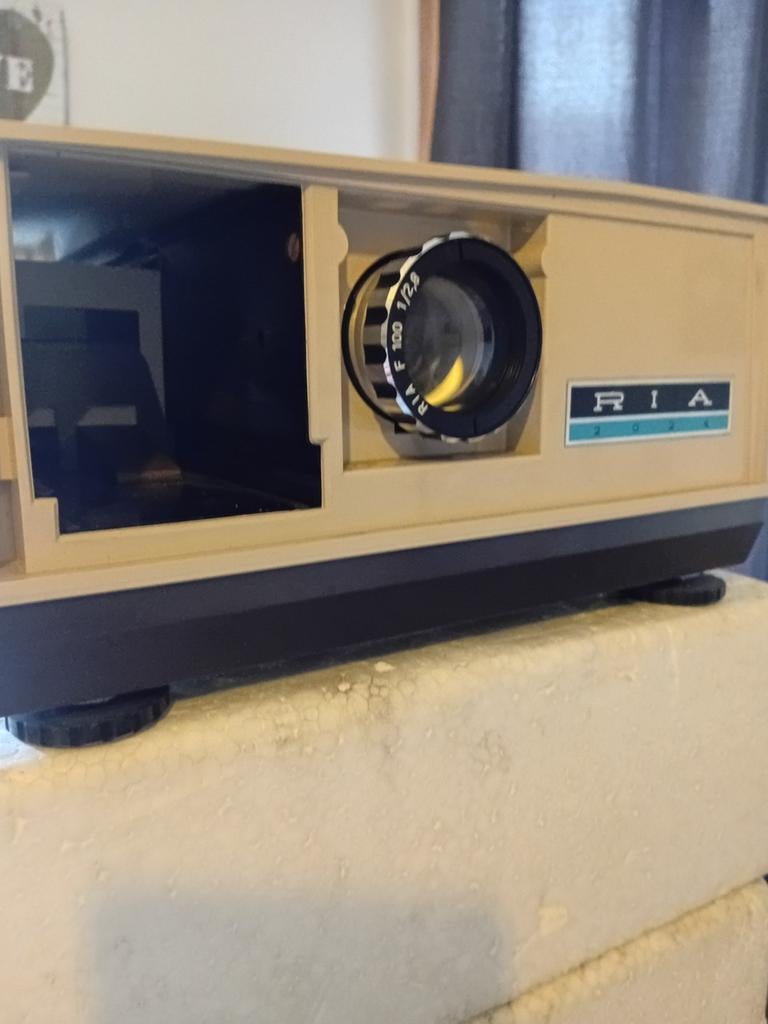 Projecteur Diapositives RIA2004, Audio, Tv en Foto, Diaprojectoren, Ophalen