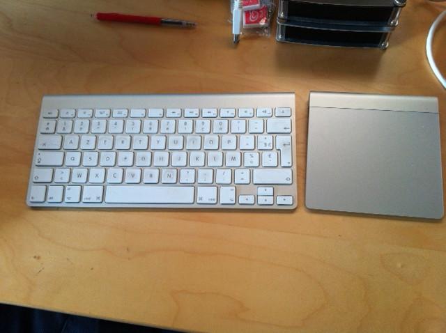 Apple Magic Keyboard + Tracpad en muis, Ophalen, Azerty, Zo goed als nieuw, Draadloos