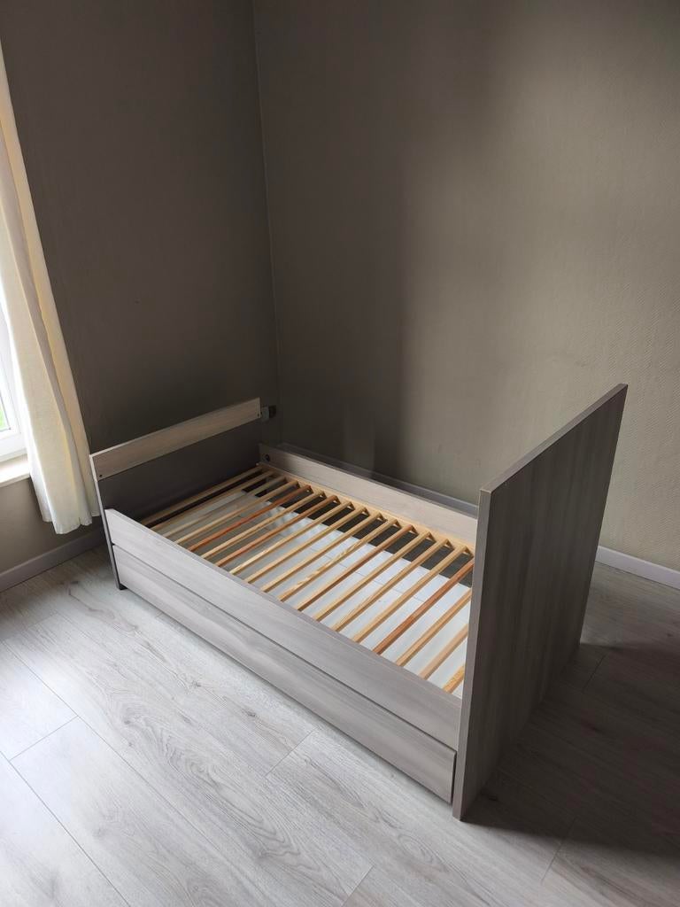 Lit enfant évolutif 2 en 1 Sauthon (bébé -->enfant), Enfants & Bébés, Enlèvement, Sommier à lattes