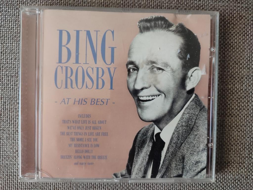 CD : BING CROSBY - AT HIS BEST (EMI GOLD), Cd's en Dvd's, Cd's | Pop, Ophalen of Verzenden, Zo goed als nieuw