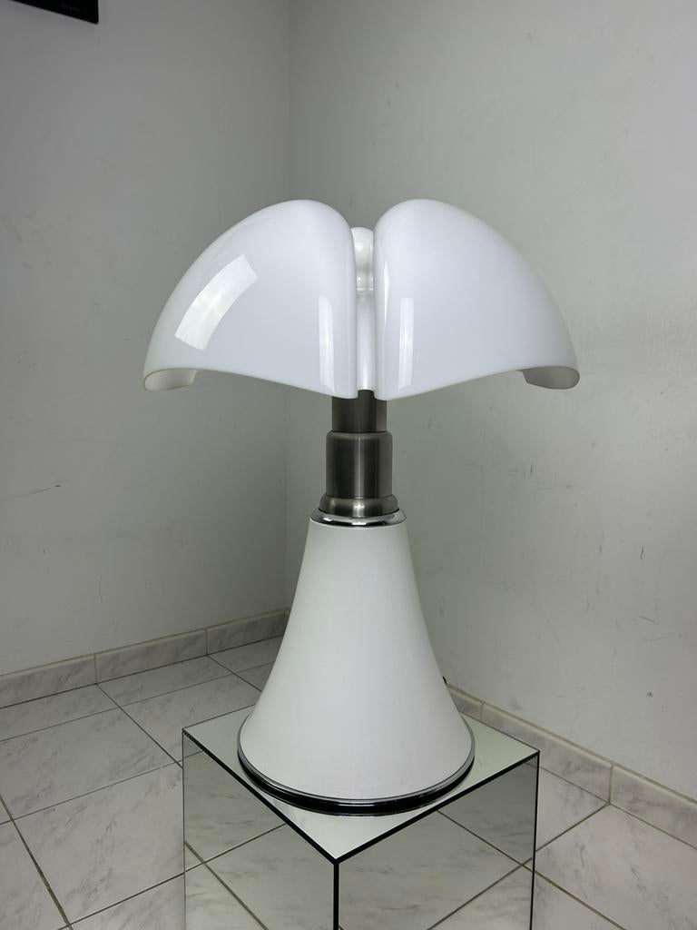 Martinelli Luce Pipistrello 620 groot model Gae Aulenti, Huis en Inrichting, Lampen | Tafellampen, Ophalen, Kunststof, Gebruikt