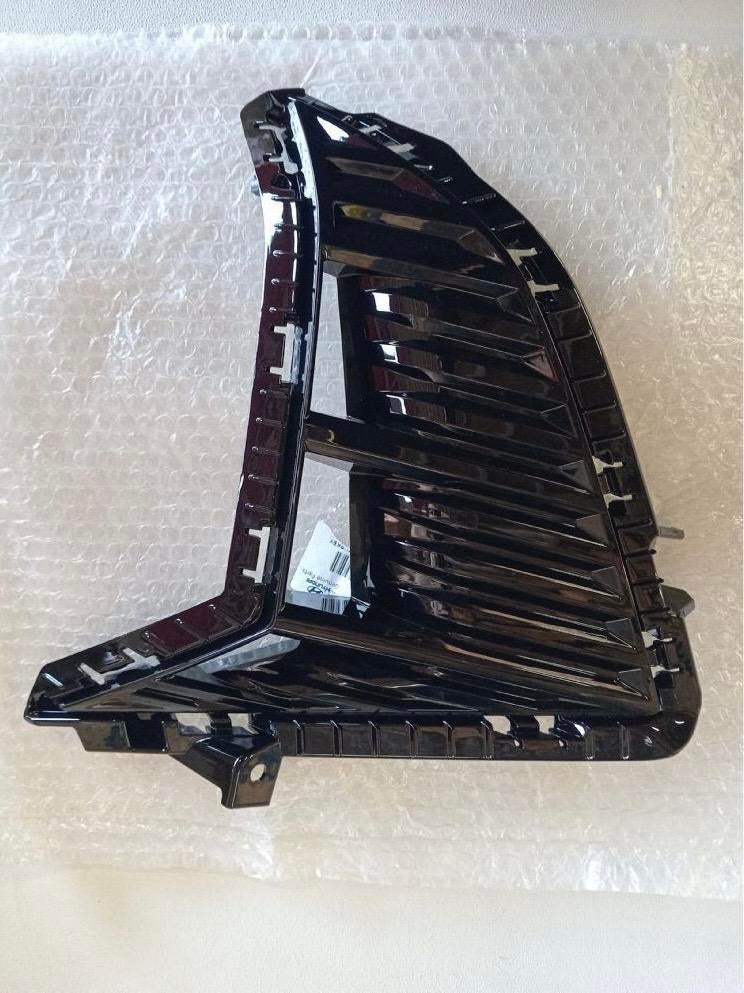 Moulure de feu antibrouillard avant droit pour Hyundai i20 8, Neuf, Heolleung-ro 12
06797  Seoul, Info@hyundai.com, Hyundai