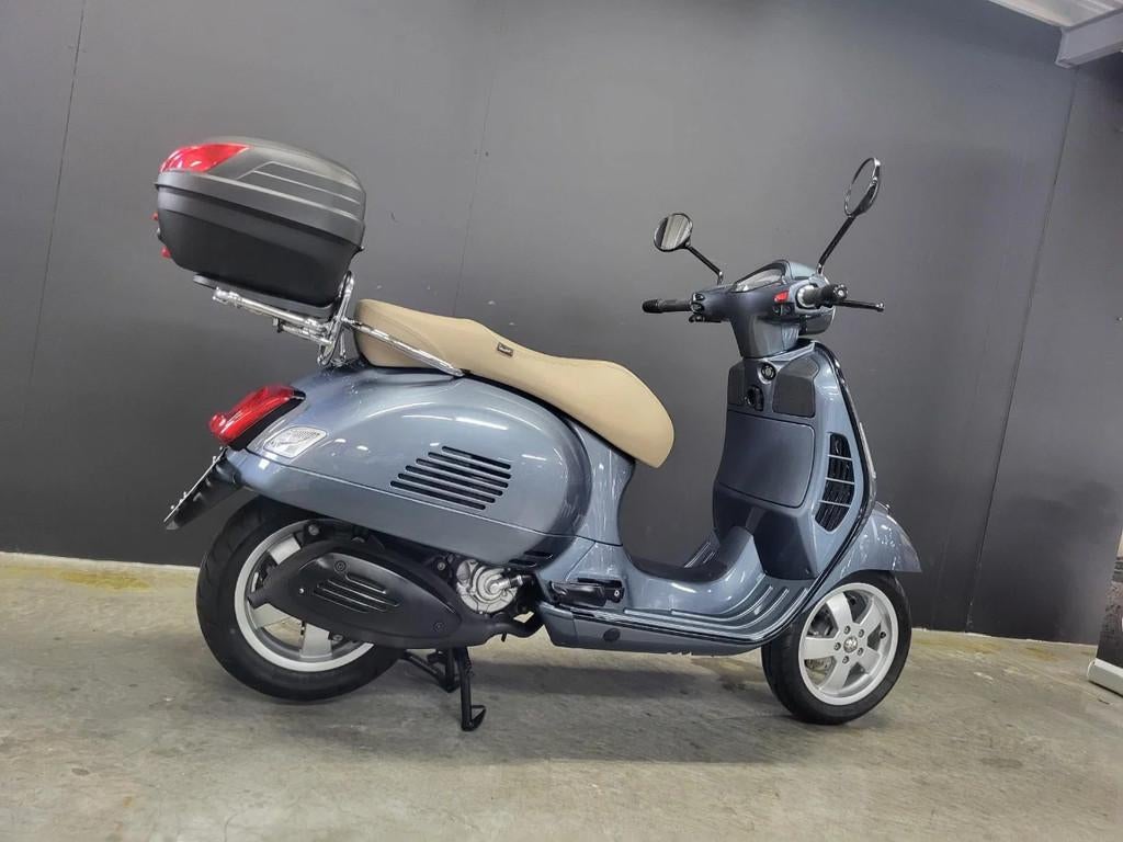 Piaggio Vespa 250 GTS stijlvolle scooter met garantie, 250 cc, Scooter, Bedrijf, 12 t/m 35 kW