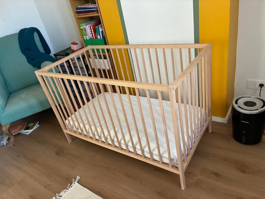 Babybedje Ikea SNIGLAR 60x120 cm met volledige Aerosleep set, Kinderen en Baby's, Babywiegjes en Ledikanten, Ophalen, Zo goed als nieuw