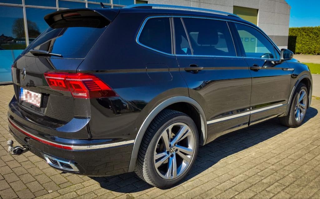 R-LINE VW Tiguan Allspace, Autos, Volkswagen, Cuir, Carnet d'entretien, Noir, 5 portes