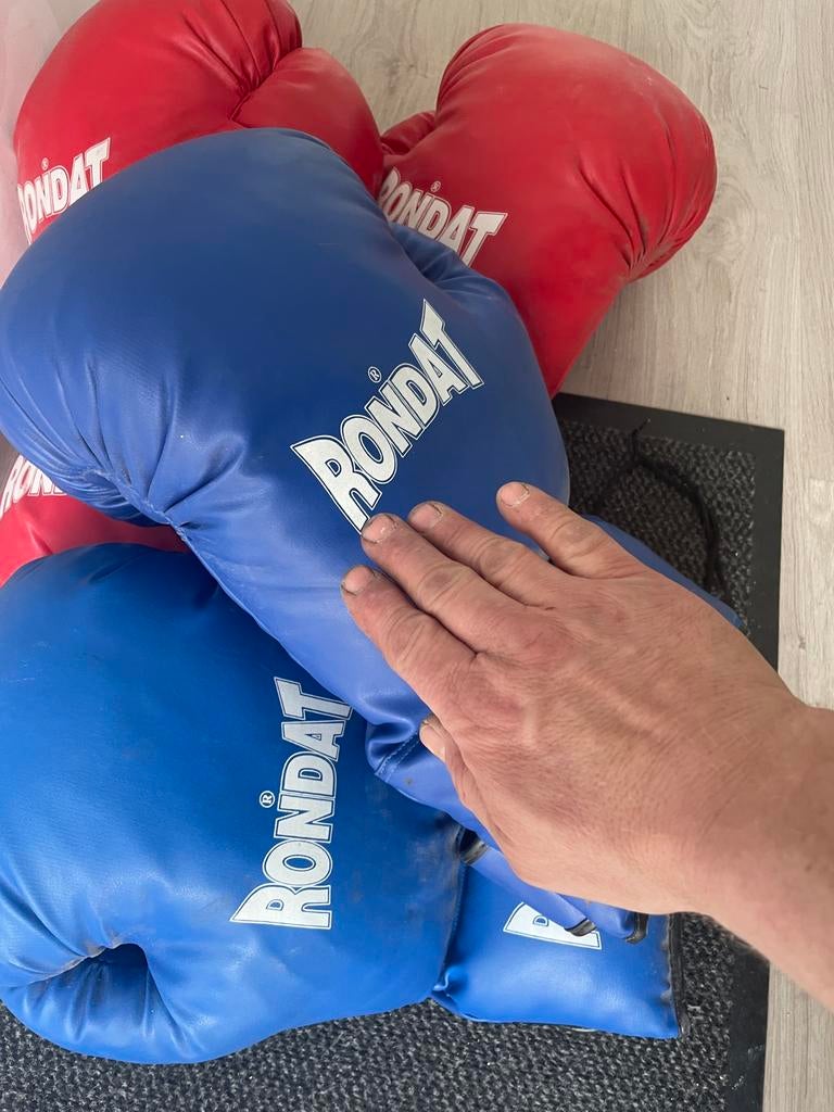 Gants de boxe Rondat Fun, Sports & Fitness, Boxe, Enlèvement, Comme neuf, Gants de boxe
