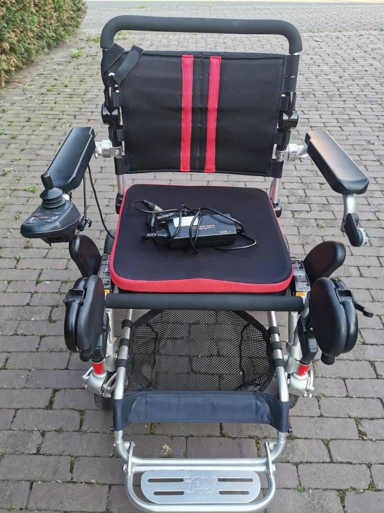 La Smart Chair est un fauteuil roulant électrique pliable un, Enlèvement ou Envoi, Fauteuil roulant à pousser