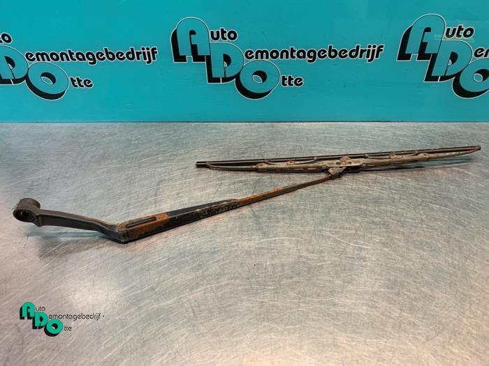 Bras essuie-glace avant d'un Toyota Starlet (Starlet 90-), -, 3 mois de garantie, Toyota, Utilisé