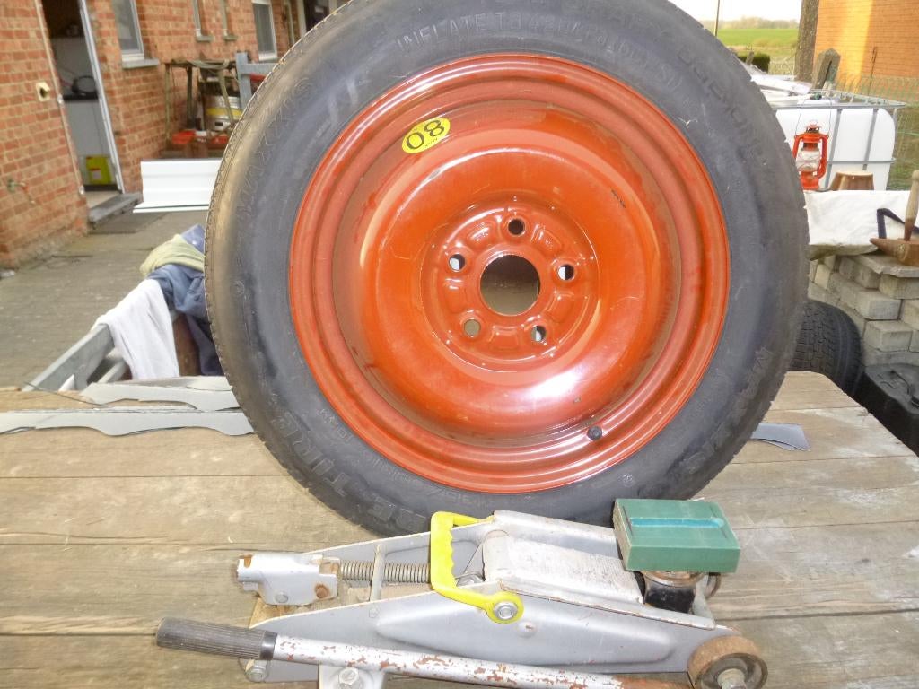 reservewiel thuiskomer suzuki vitara , past ook op s-cross, Ophalen, Nieuw, Banden en Velgen