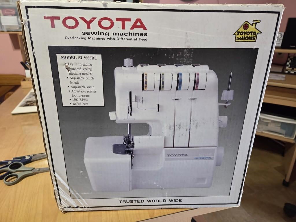 Machine à coudre Toyota, Hobby & Loisirs créatifs, Machines à coudre & Accessoires, Enlèvement, Comme neuf, Machine à coudre, Autres marques