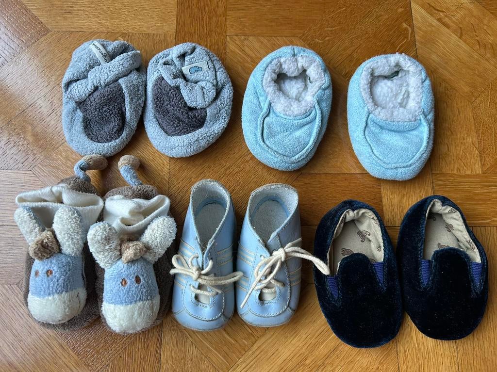 Chaussons et chaussure pour nouveau né, Kinderen en Baby's, Babykleding | Schoentjes en Sokjes, Ophalen of Verzenden, Zo goed als nieuw