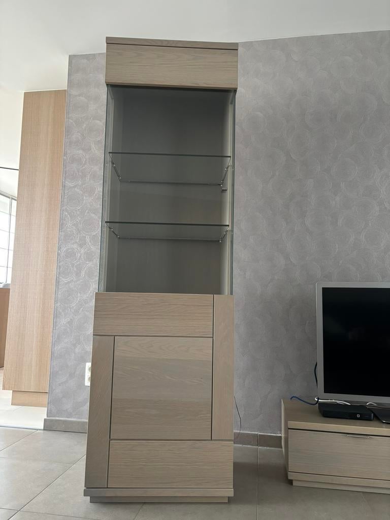 Vitrinekast, Ophalen, Zo goed als nieuw, Met plank(en)