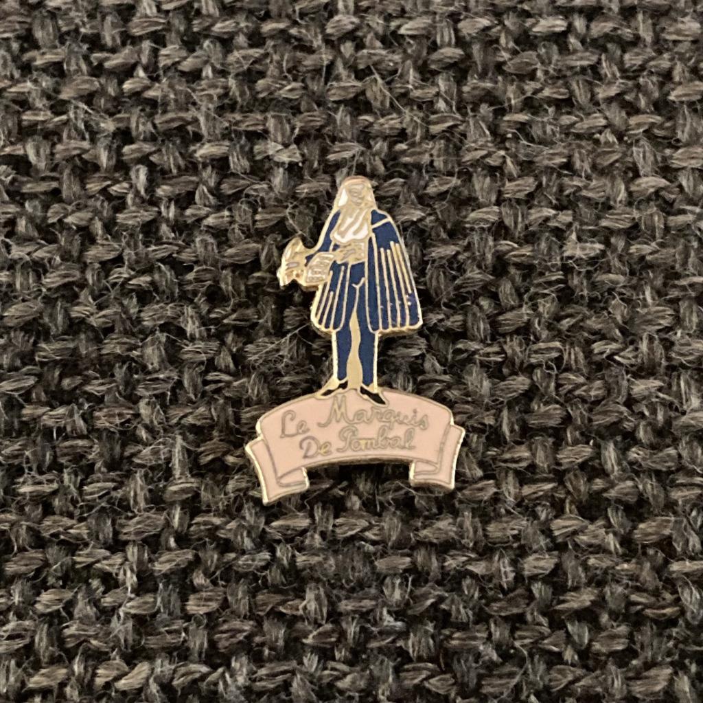 PIN - LE MARQUIS DE POMBAL - RESTAURANT - BRUSSEL  BRUXELLES, Verzenden, Gebruikt, Overige onderwerpen, Speldje of Pin