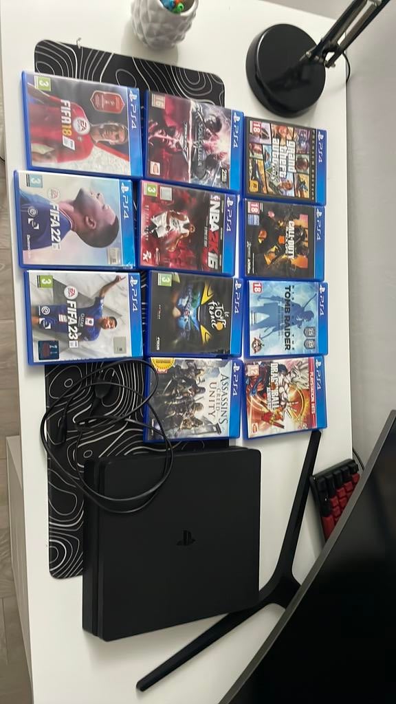 Playstation 4 Slim, Consoles de jeu & Jeux vidéo, Consoles de jeu | Sony PlayStation 4, Comme neuf, Slim, 500 GB, Avec 1 manette