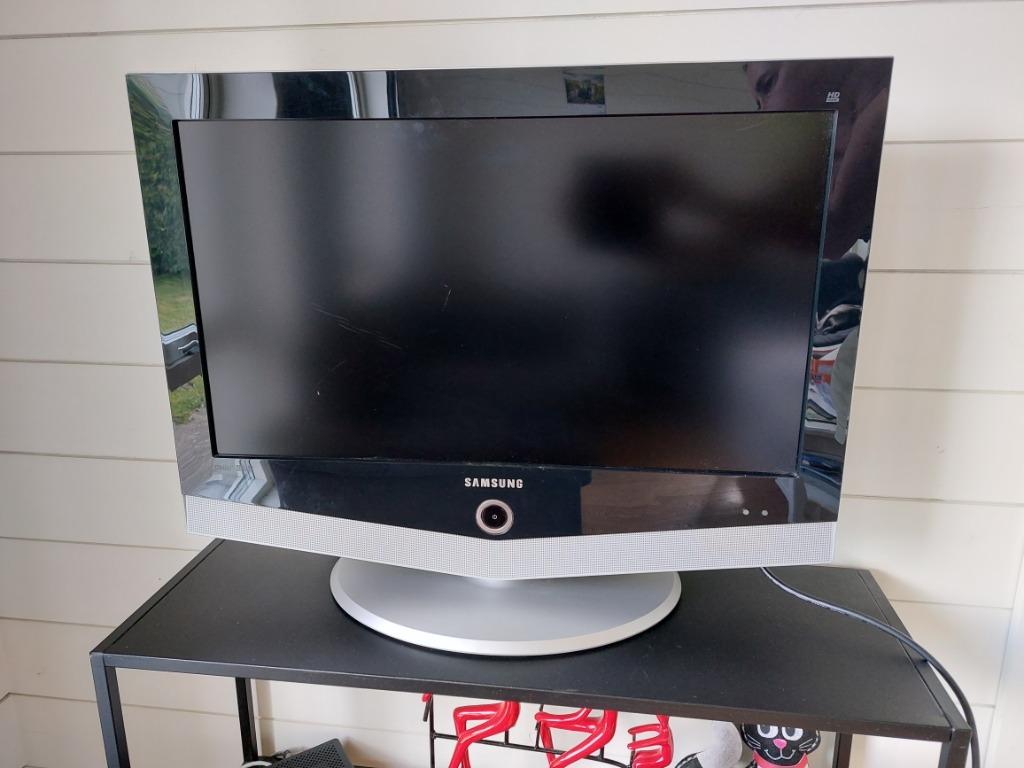 Flatscreen tv Samsung met wall support, Enlèvement, Comme neuf, LCD, Samsung
