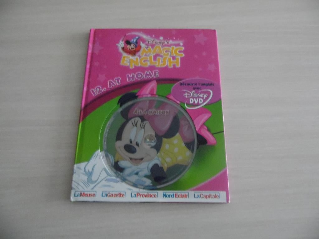 MAGIC ENGLISH  N12, Livres, Enlèvement ou Envoi, Fiction général, Comme neuf, Disney