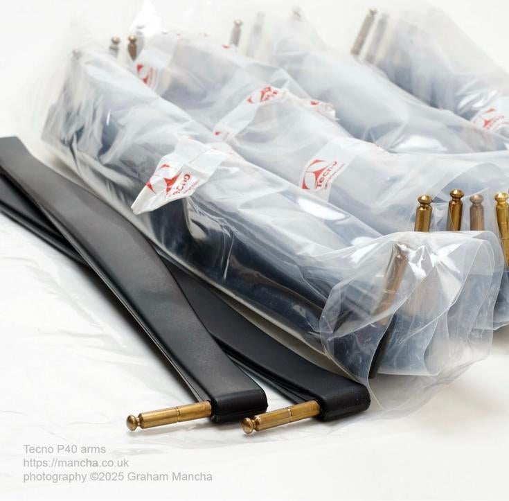 GEZOCHT: Tecno P40 armrest Borsani, Maison & Meubles, Enlèvement, Comme neuf