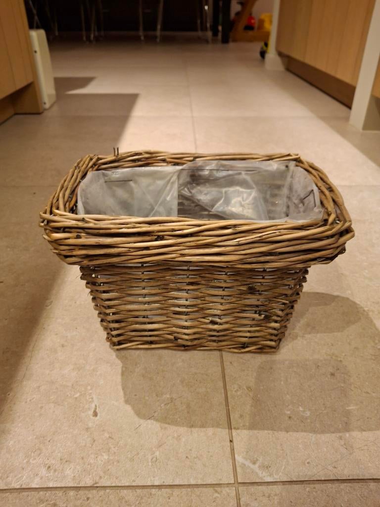 Rieten manden, Ophalen, Zo goed als nieuw, Riet, Mand