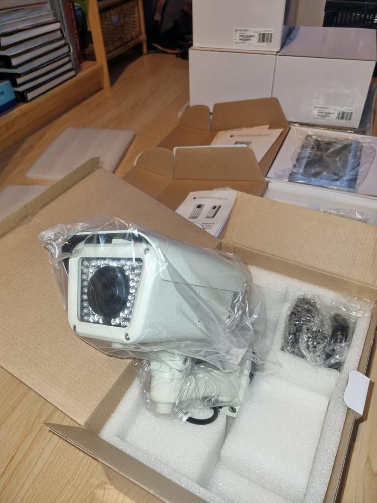 Ip camera bewaking, 4xFHD camera, deurtelefoon en recorder, Ophalen of Verzenden, Nieuw, Buitencamera