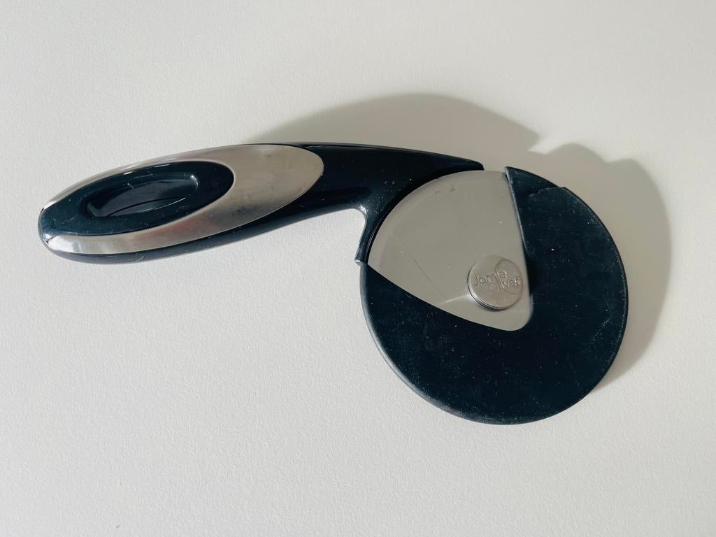 Pizzasnijder Jamie Oliver, Maison & Meubles, Cuisine | Vaisselle, Utilisé, Enlèvement