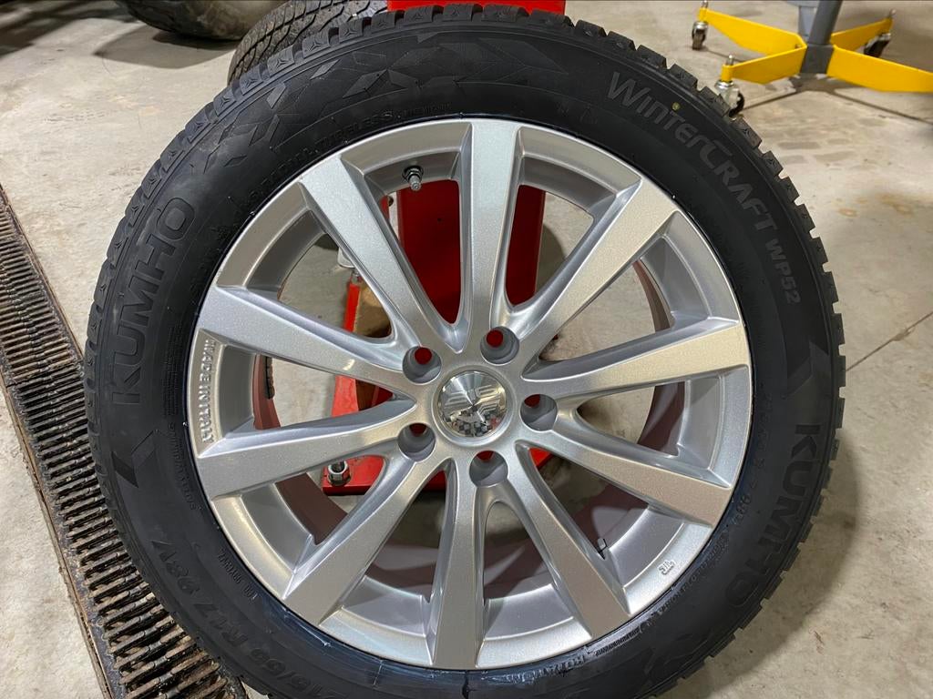 Pneus roues hiver Toyota YARIS CROSS - C-HR - YARIS - ETC, Enlèvement, Pneus hiver, Pneu(s)