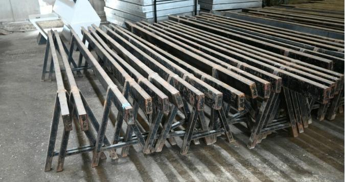 Partij metalen onderbouw podium, Ophalen, Gebruikt, IJzer